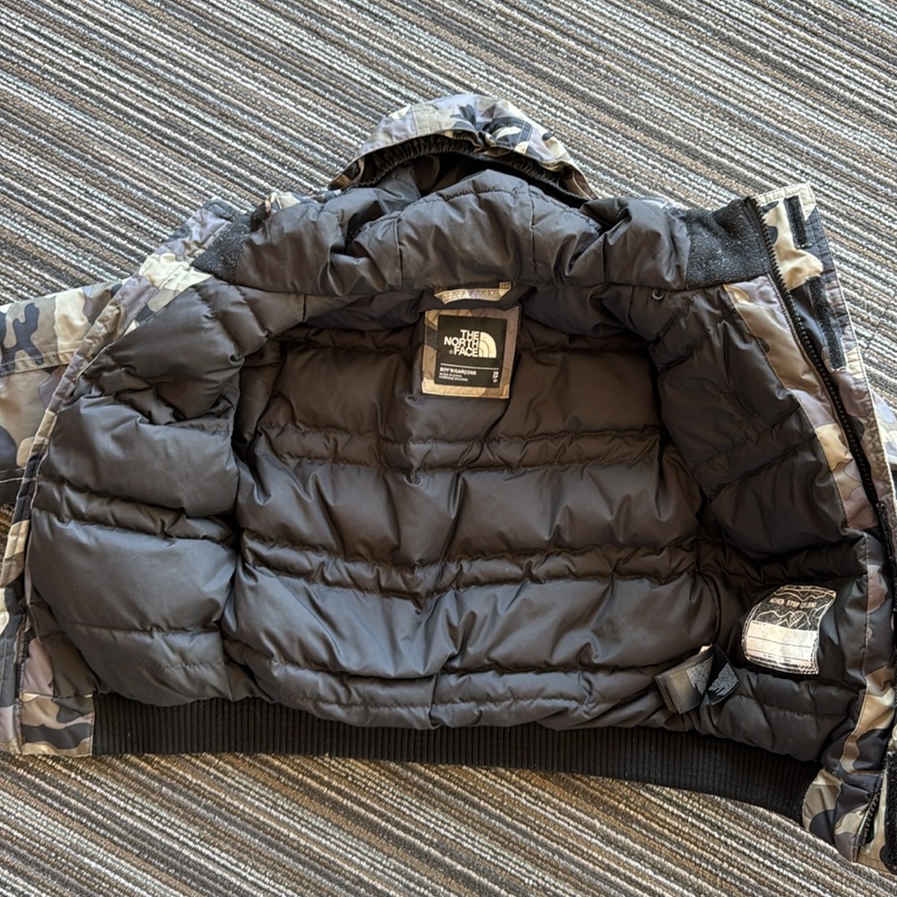 The North Face boys heavy weight jacket - Picture 5 of 6